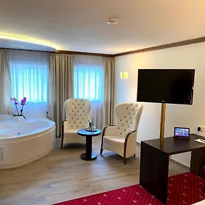 Zur Weinsteige Otel